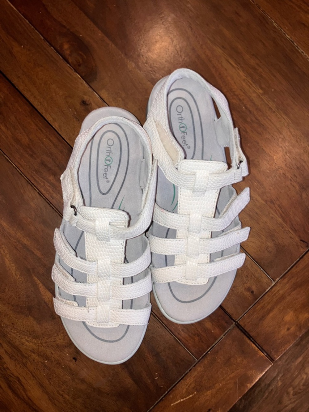 OrthoFeet Women's White Strappy Comfort Sandals